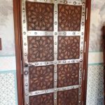 декоративни елементи на врата